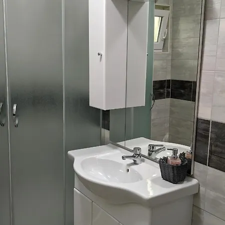 Veki Apartman *